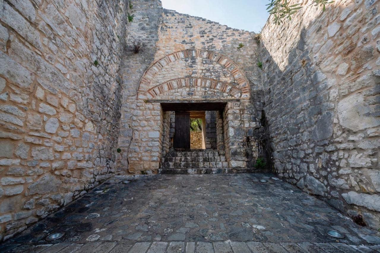 Solaris Methea- Luxury Central Villa By The Castle Kassiopi Ngoại thất bức ảnh