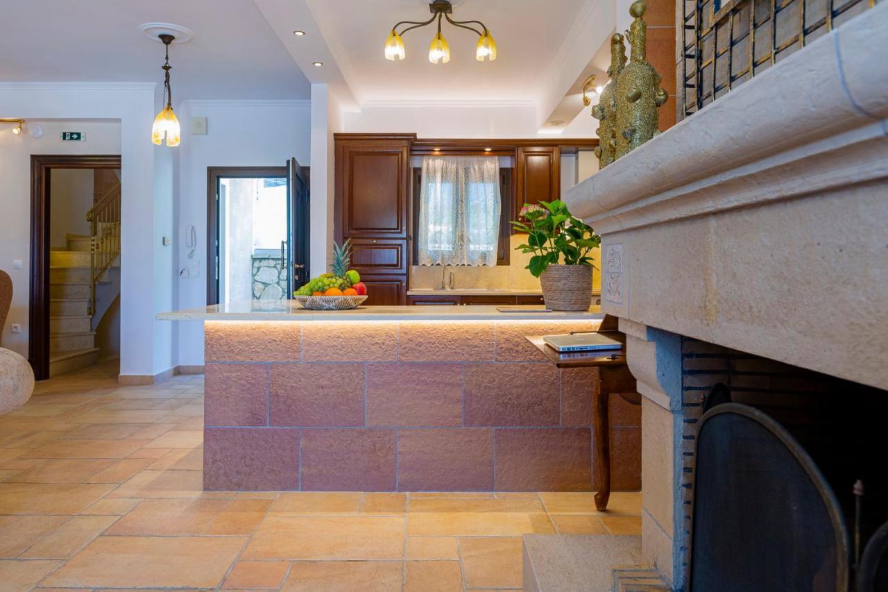 Solaris Methea- Luxury Central Villa By The Castle Kassiopi Ngoại thất bức ảnh