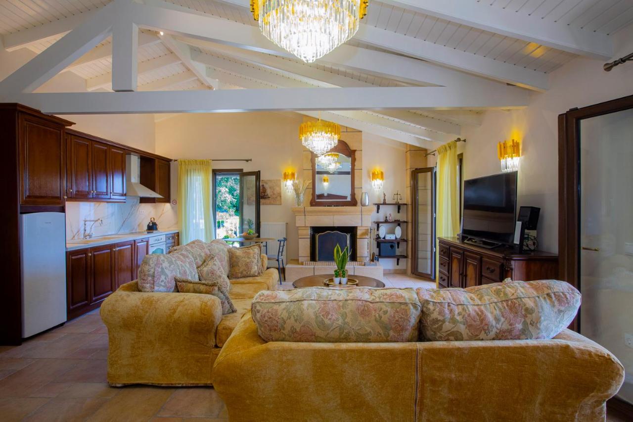 Solaris Methea- Luxury Central Villa By The Castle Kassiopi Ngoại thất bức ảnh